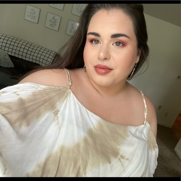 Meet your Posher, Francesca - Picture 1 of 1